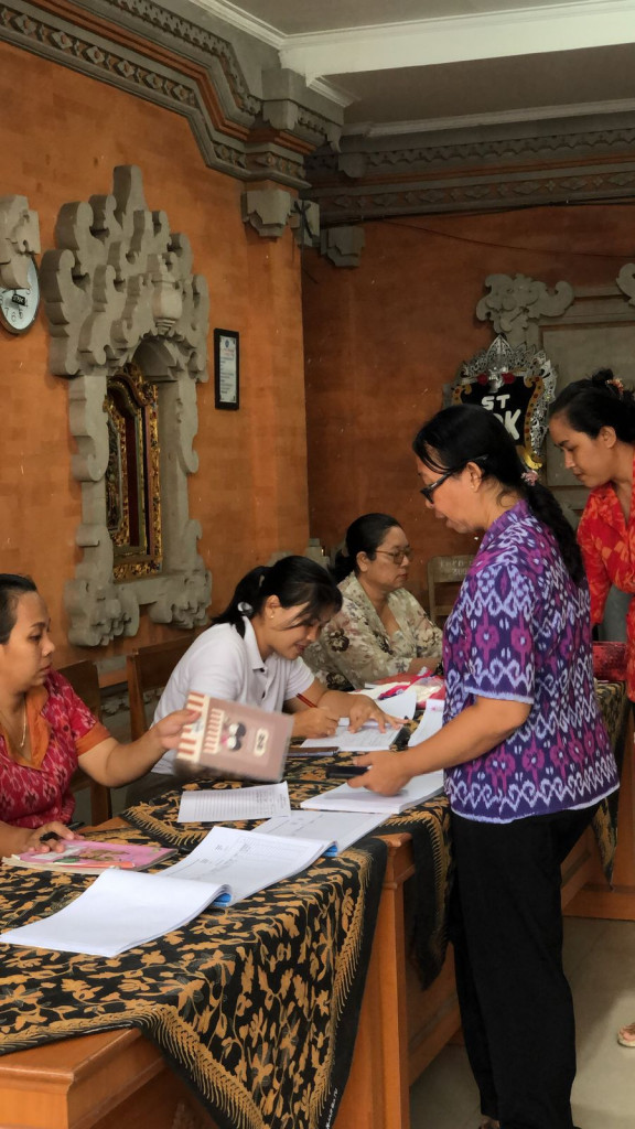 Kegiatan Posyandu Balita di Balai Banjar Batu
